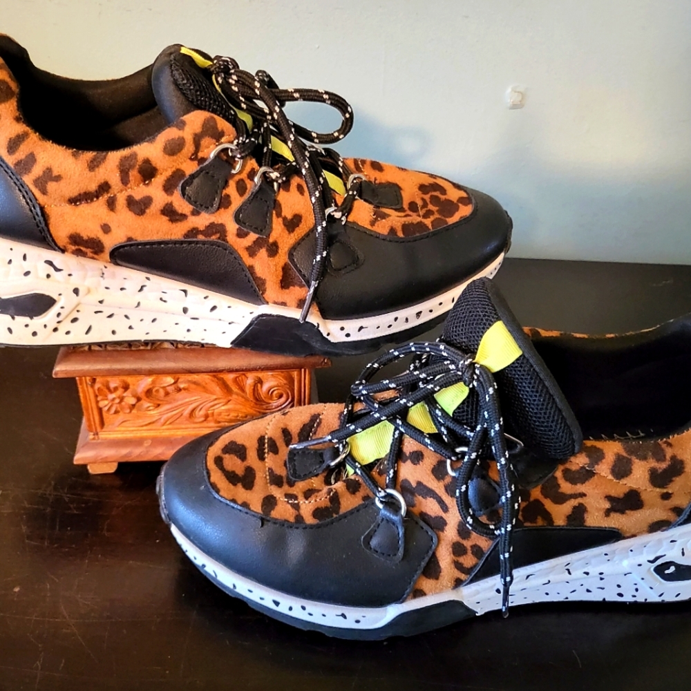 Steve Madden leopard sneakers